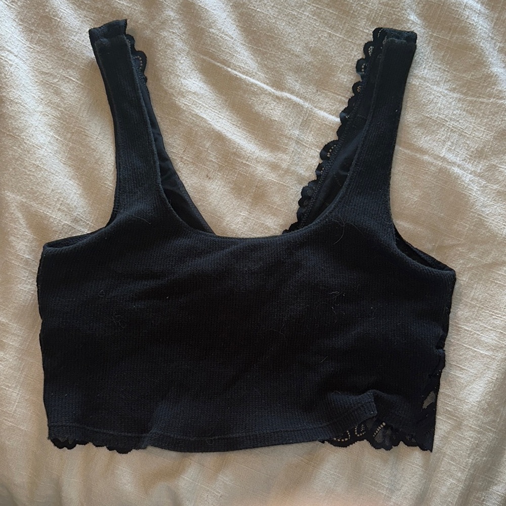 Black aerie lace back cropped tank
